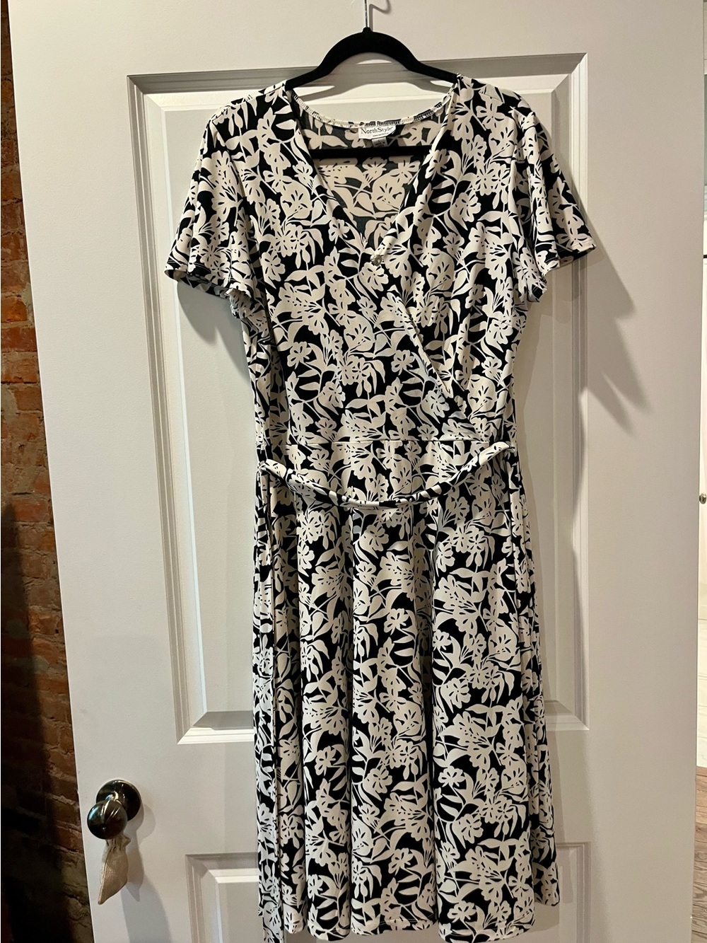 NorthStyle Black and White Floral Faux-Wrap Midi Dress with Tie Waist